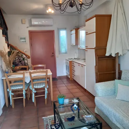 Kassandras Xalkidiki, Experience